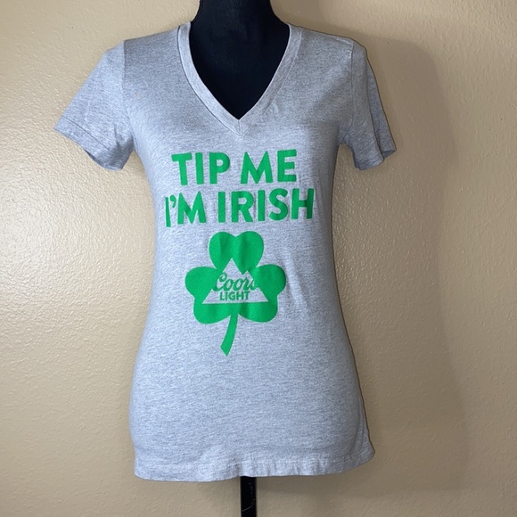 Tip Me I’m Irish Coors Light Shamrock Short Sleeve Tee - Picture 1 of 11